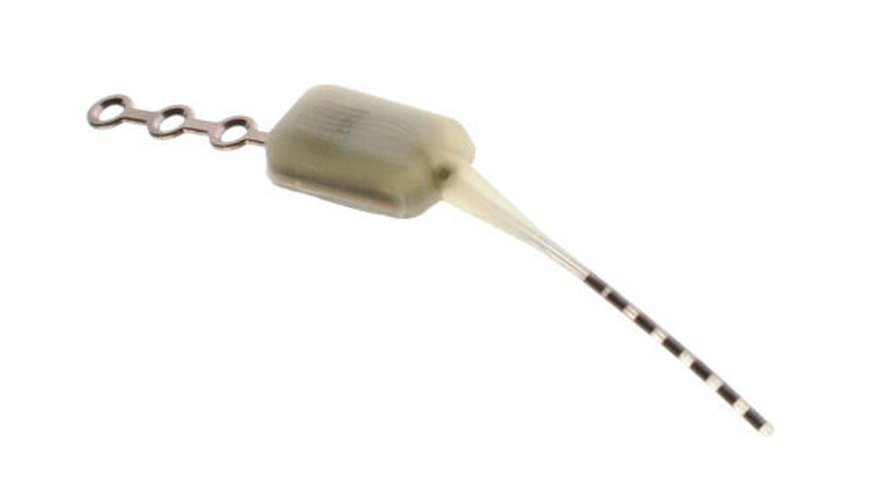 Über die Implantation eines Neurostimulators kann in schweren Fällen, die auf die herkömmliche Therapie nicht ansprechen, versucht werden, Einfluss auf den Clusterkopfschmerz zu nehmen. |