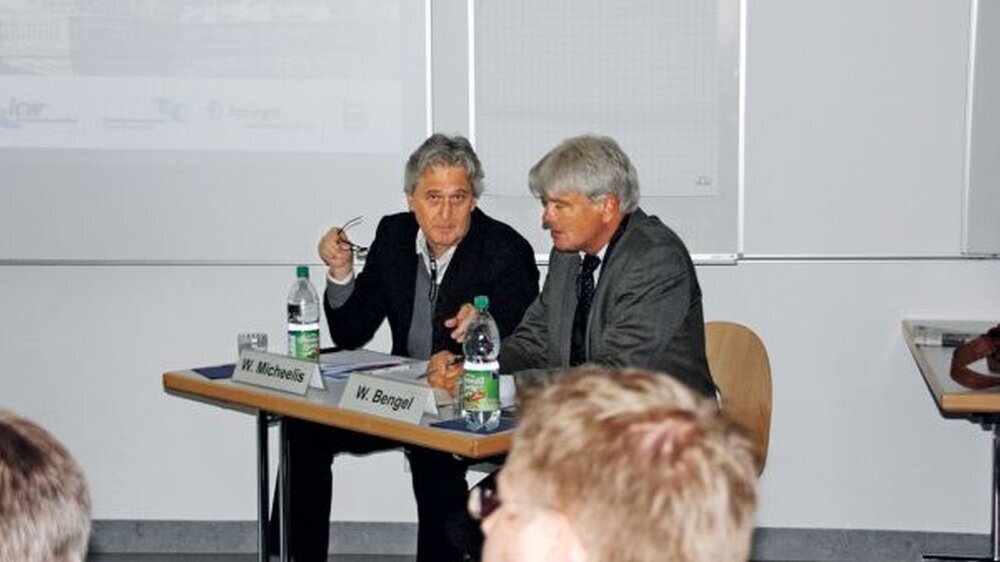 Dr. Wolfgang Micheelis, IDZ (li.), und Dr. Wolfgang Bengel, DGZMK, leiteten den Workshop Zahnmedizin.