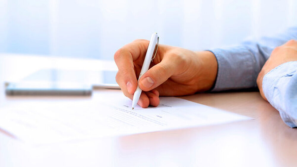 Die vom Vertragsarzt vorzunehmende Dokumentation seiner ärztlichen Leistungen muss vollständig, in sich widerspruchsfrei und lesbar sein. Eine völlig unleserliche Handschrift genügt diesen hohen Anforderungen nicht.