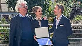 An Rande der Fortbildungstage wurde der Deutsche Millerpreis 2026 verliehen. Das Foto zeigt Prof. em. Dr. Dietmar Kubein-Meesenburg (l.) mit den Preisträgern Priv.-Doz. Dr. Eva Paddenberg-Schubert und Dr. Sebastian Krohn.