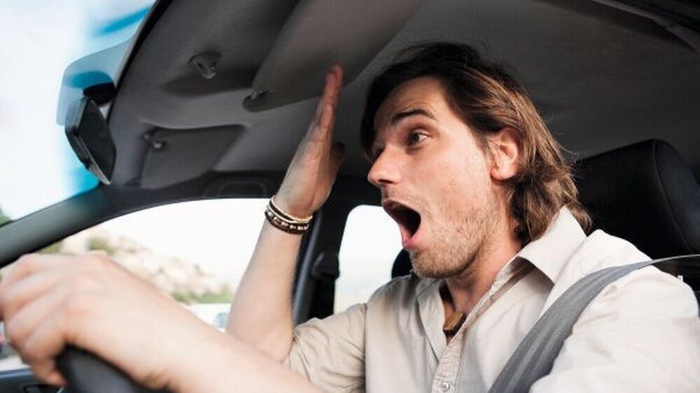 Schuld sind immer die anderen: Gerade das Autofahren bietet viele Möglichkeiten, Gelassenheit zu trainieren.