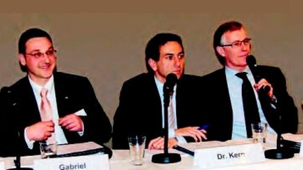 BZÄK-Präsident Dr. Peter Engel, Jochen Gabriel von der DAK, Moderator Dr. Reiner Kern, Leiter der Presse- und Öffentlichkeitsarbeit der KZBV, KZBV-Chef Dr. Jürgen Fedderwitz und KZBV-Vize Dr. Wolfgang Eßer