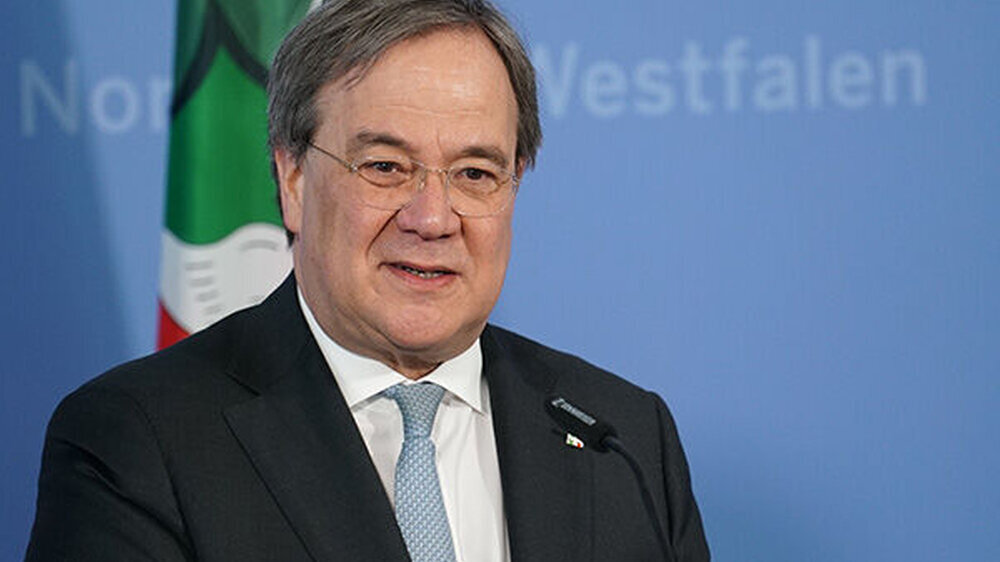 Tadel für Ministerpräsident Armin Laschet (CDU) und seine Regierung: Beim Epidemie-Gesetz wurde vor allem der Punkt, wonach medizinisches Personal zum Dienst zwangsverpflichtet werden sollte, heftig kritisiert - und am Ende entschärft.