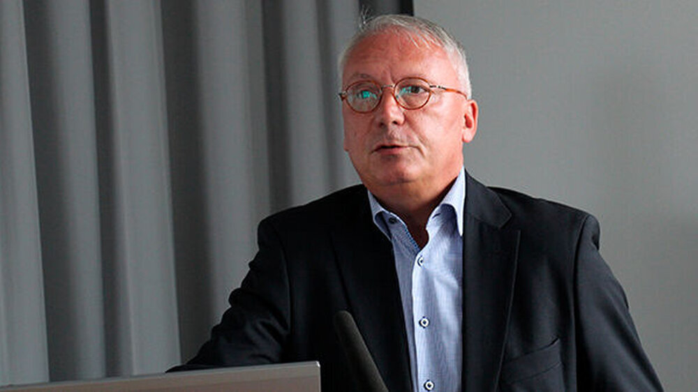 Der stellvertretende Vorsitzende der KV Sachsen-Anhalt, Dr. Holger Grüning, warb in der Diskussion dafür, dass die Selbstverwaltung von sich aus das System „sauber“ hält. Damit könne man am besten zeigen, dass die Ärzte nicht nur über die Qualit