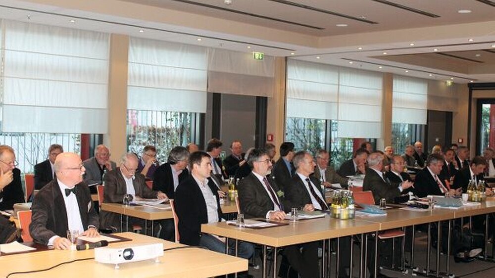 Eine konzentrierte Diskussion im Plenum ... |