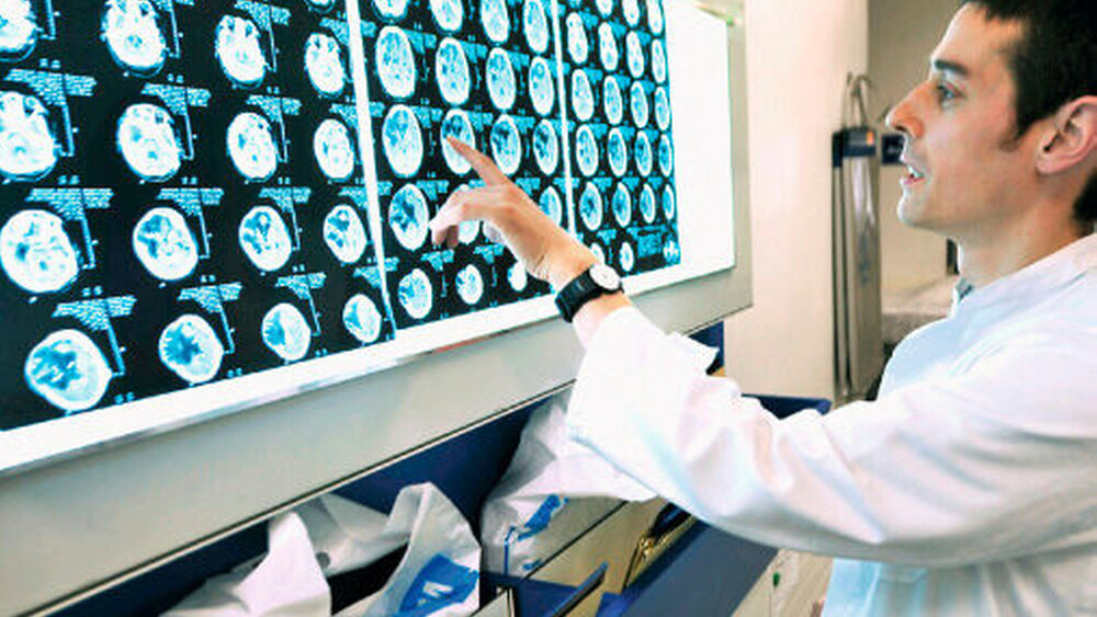 In Deutschland müssen Patienten hirntot sein, bevor ihnen Spenderorgane entnommen werden dürfen. |