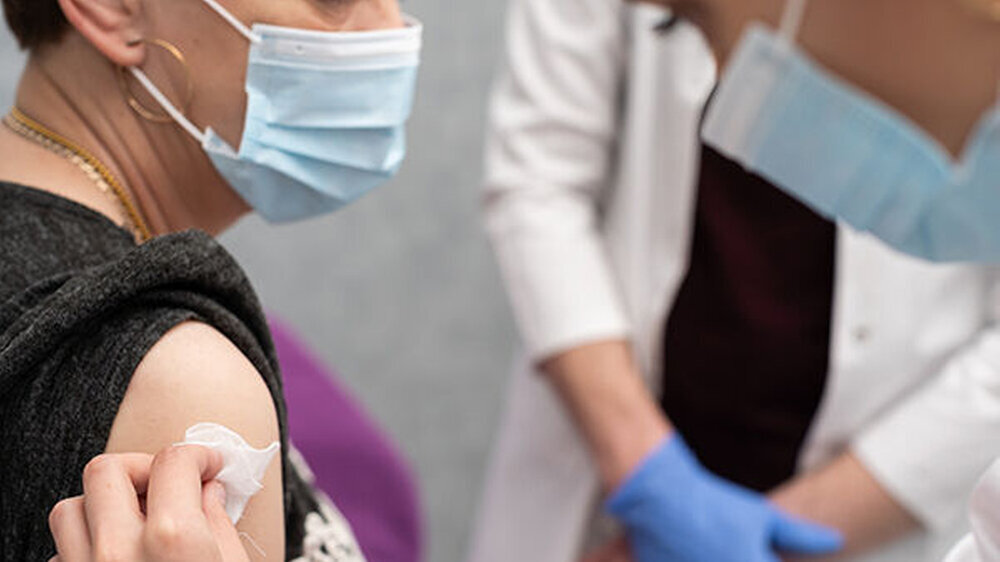 Daten des israelischen Gesundheitsministeriums zeigen, dass die bestätigten COVID-19-Infektionen bei den über 60-Jährigen von Mitte Januar bis Anfang Februar um 41 Prozent zurückgingen.