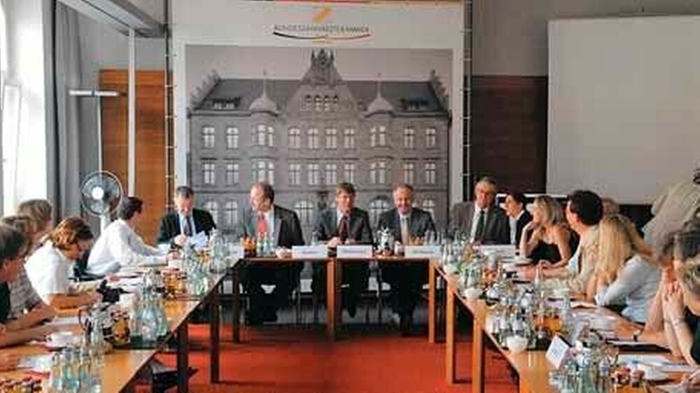 Konzentrierte Kopfarbeit für eine positive Kommunikation der „Freiberuflichkeit“: das Plenum des Workshops im Haus der Bundeszahnärztekammer