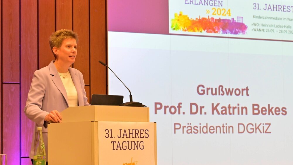 Prof. Dr. Katrin Bekes, Wien, Präsidentin der DGKiZ Prof. Dr. Katrin Bekes, Wien, Präsidentin der DGKiZ