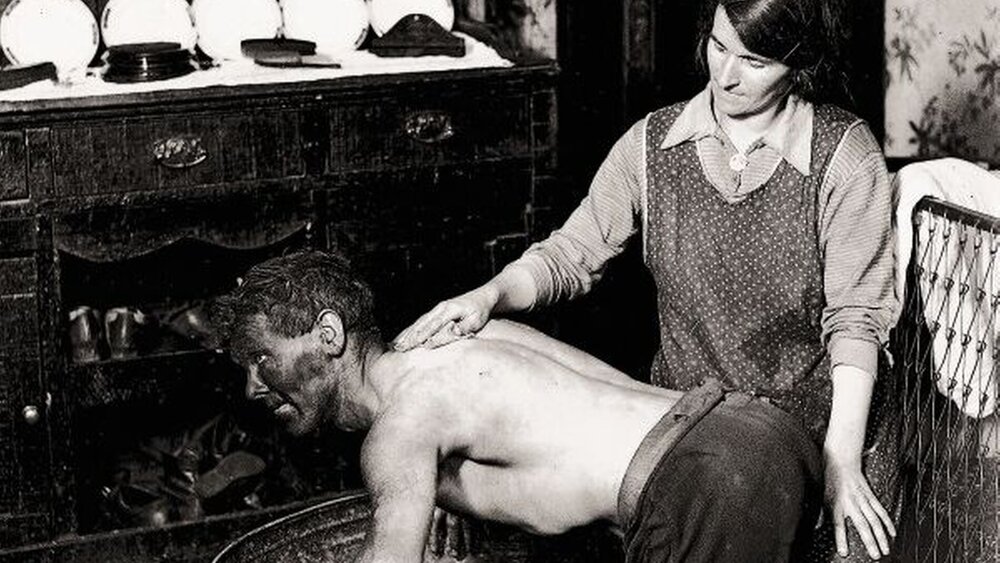 1934 hatte sich mancherorts an dieser Praxis noch nicht allzu viel verändert, wie das Foto aus Wales zeigt. |