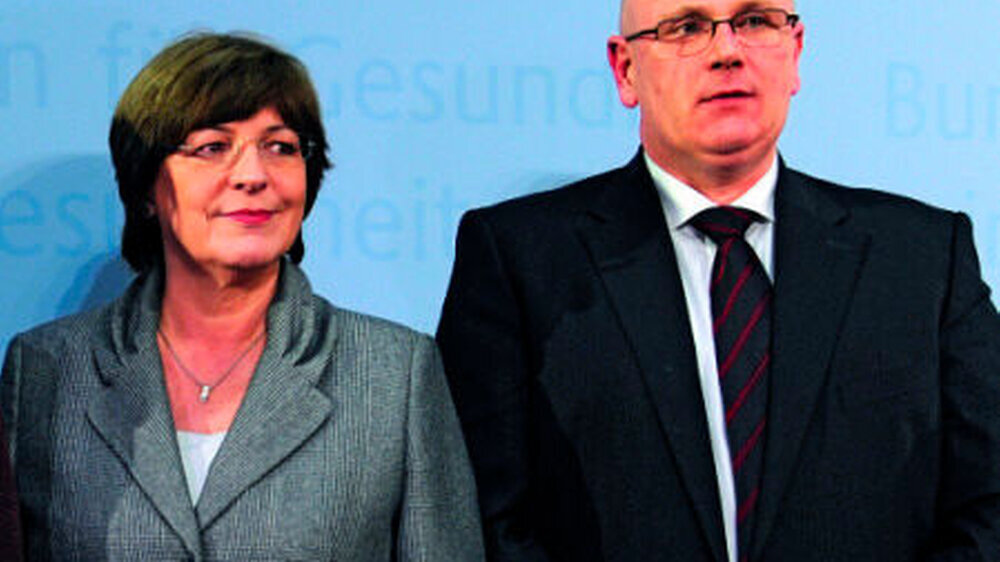 Wo sind die drei Milliarden Euro geblieben? Bundesgesundheitsministerin Ulla Schmidt und KBV-Chef Andreas Köhler ringen um die Ärztehonorare.