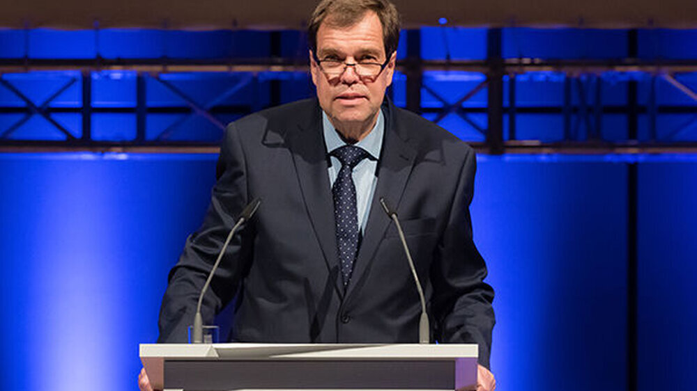 Prof. Dr. Michael Walter, Präsident der DGZMK, ging auf das Thema Evidenz ein. "Evidenz, Evidenzbewertung und evidenzbasierte Medizin bleiben unsere ständigen Begleiter", prognostizierte er. Bewertungen, die sich ausschließlich auf die bestmögliche Ev