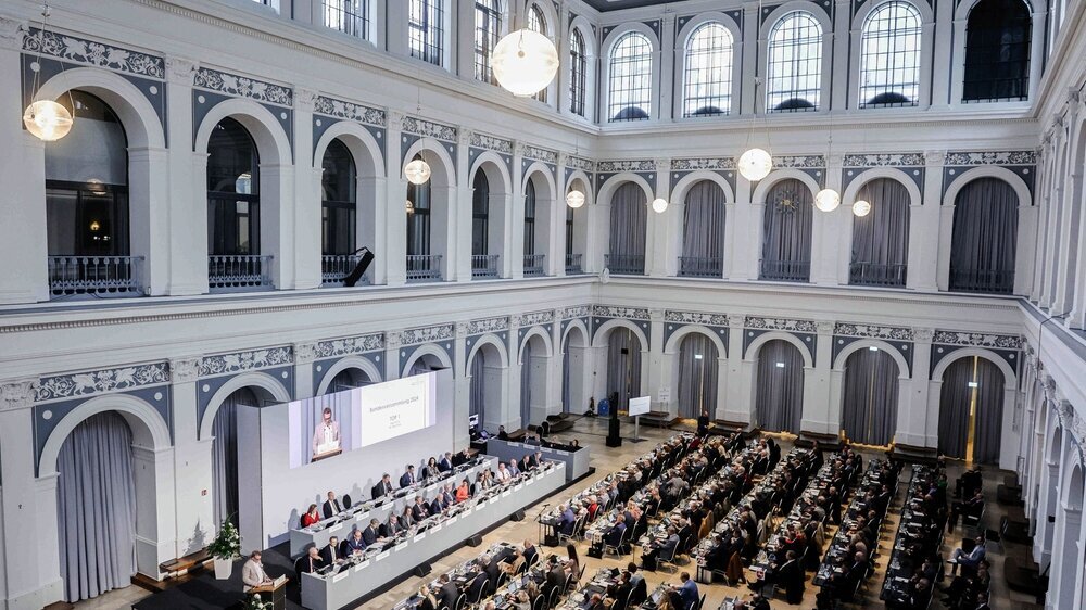 Bundesversammlung der Bundeszahnärztekammer (BZÄK) am 15.11.24 in Hamburg in der Handelskammer. Bundesversammlung der Bundeszahnärztekammer (BZÄK) am 15.11.24 in Hamburg in der Handelskammer.