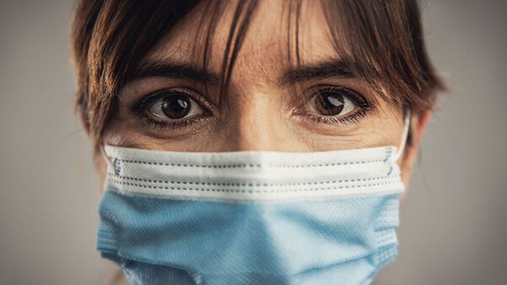 Keine Doppelmaske, keine Haltebänder am Hinterkopf und wenn möglich seltener als dreimal pro Tag Disinfektionsmittel verwenden – diese Empfehlungen lassen sich für Migränepatienten aus einer aktuellen Studie ableiten.