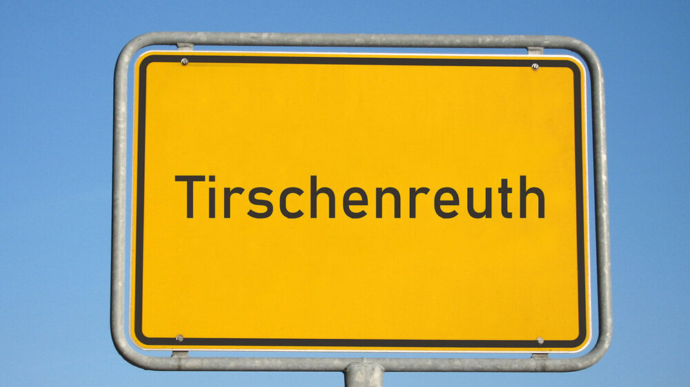 Mit mehr als 1.500 registrierten SARS-CoV-2-Infizierten pro 100.000 Einwohner bis Herbst 2020 war Tirschenreuth in der nördliche n Oberpfalz, Bayern, der am stärksten von der ersten Coronawelle betroffene Landkreis in ganz Deutschland.