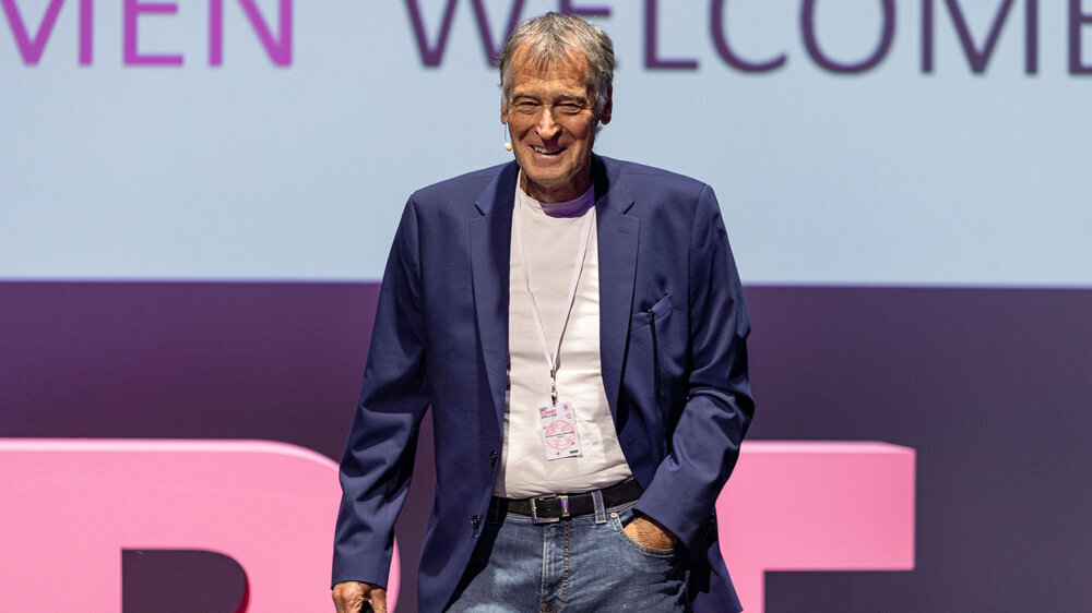 „Sie sollten in Ihrer Praxis etwas ändern, wenn neue Methoden überlegen sind.“  Dr. Klaus-Dieter Bastendorf begründete ausführlich, warum GBT im Gegensatz zu konventionellen Methoden dem Stand der Erkenntnisse entspricht.