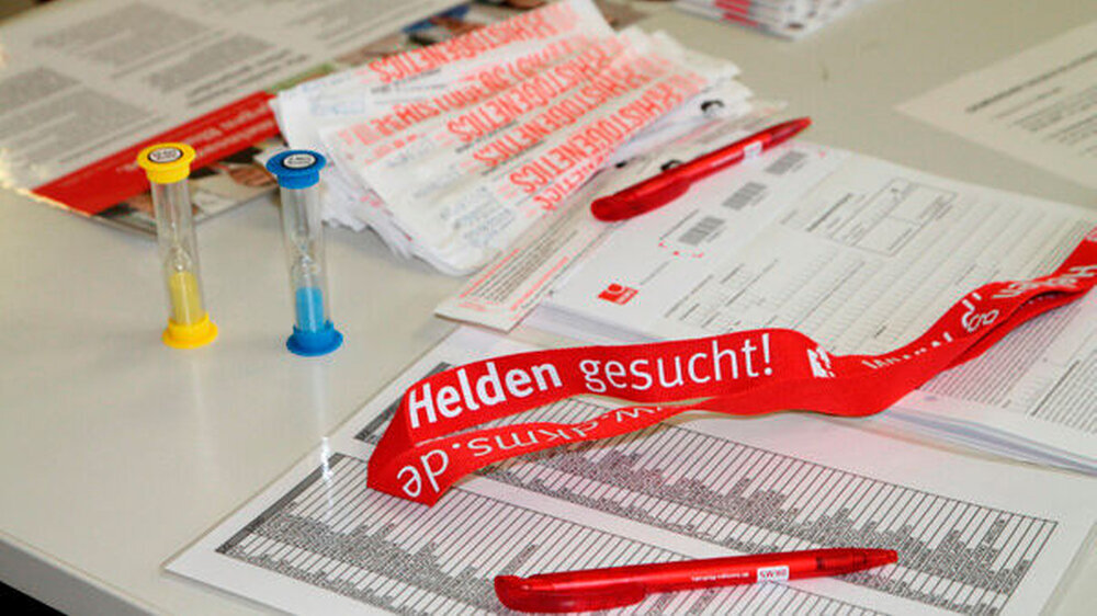 Alle 16 Minuten erkrankt in Deutschland ein Mensch an Blutkrebs, darunter viele Kinder und Jugendliche. Für viele Patienten ist die Übertragung gesunder Stammzellen die einzige Überlebenschance.