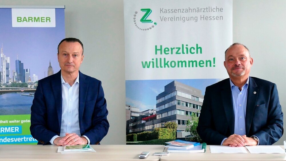 BARMER-Landesgeschäftsführer Martin Till (l.) und der Vorsitzende der KZV Hessen Stephan Allrogggen beim Pressegespräch in Frankfurt/Main BARMER-Landesgeschäftsführer Martin Till (l.) und der Vorsitzende der KZV Hessen Stephan Allrogggen beim Pressegespräch in Frankfurt/Main