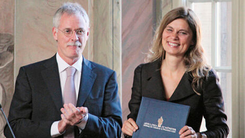 Dr. Klaus Bartling mit der Apollonia-Preisträgerin 2014 |