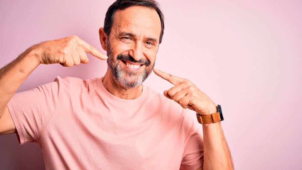 Zahngesundheit Versicherter Lächeln Zähne Patient PZR