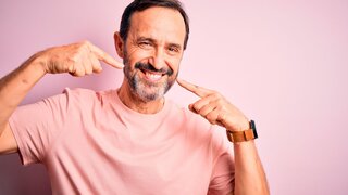 Zahngesundheit Versicherter Lächeln Zähne Patient PZR