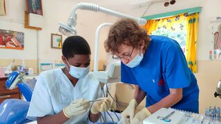 Die Dentists for Africa suchen zahnärztliche Helfer für 2025.