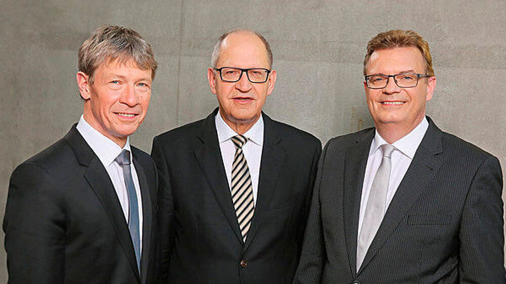 Prof. Dr. Dietmar Oesterreich, BZÄK-Vizepräsident - Dr. Peter Engel, BZÄK-Präsident - Prof. Dr. Christoph Benz, BZÄK-Vizepräsident: "Die BZÄK versteht sich als internes Netzwerk, das die Kooperation der Kammern fördert und die Vernetzung von Aufga