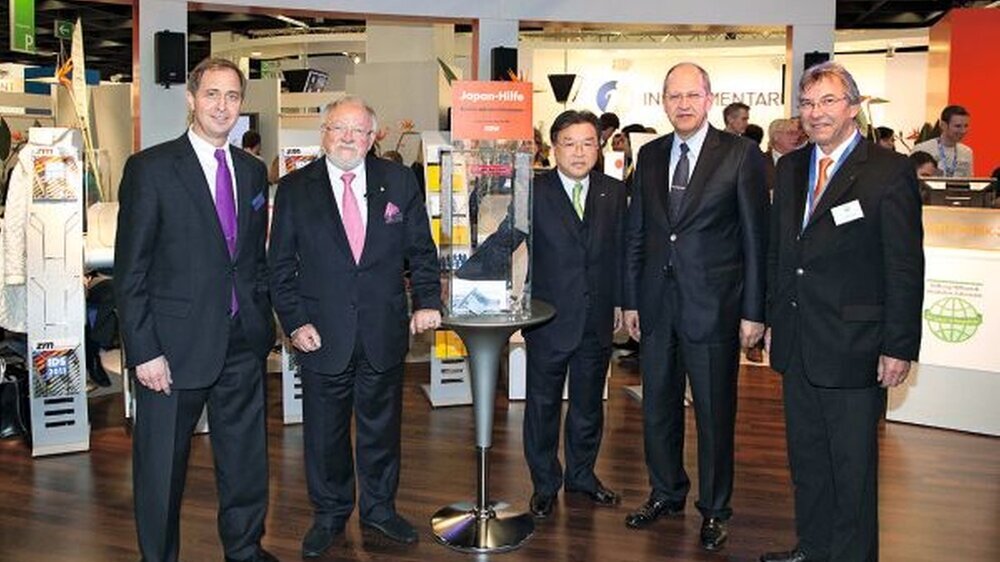 Foto (v.l.): Dr. Rickert, VDZI, Prof. Hinz, Makoto Nakao, Japanese Dental Trade Ass., Dr. Engel, Dr. Winter, HDZ.