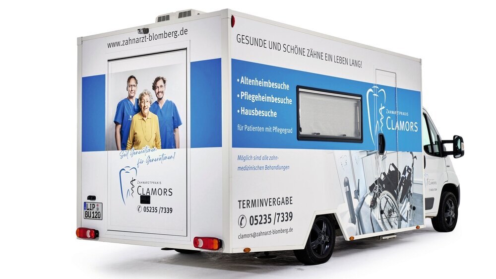 Zahnmobil der Zahnärzte Björn und Sören Clamors aus Blomberg.