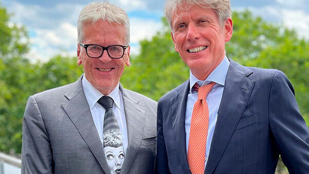 Bereits seit der vergangenen Legislaturperiode 2017 bis 2022 führt Dr. Wilfried Woop (r.) die Zahnärzteschaft in Rheinland-Pfalz an. Ebenfalls im Amt bestätigt wurde Sanitätsrat Dr. Peter Mohr aus Bitburg. Er war bereits in den vorigen drei Wahlperiod