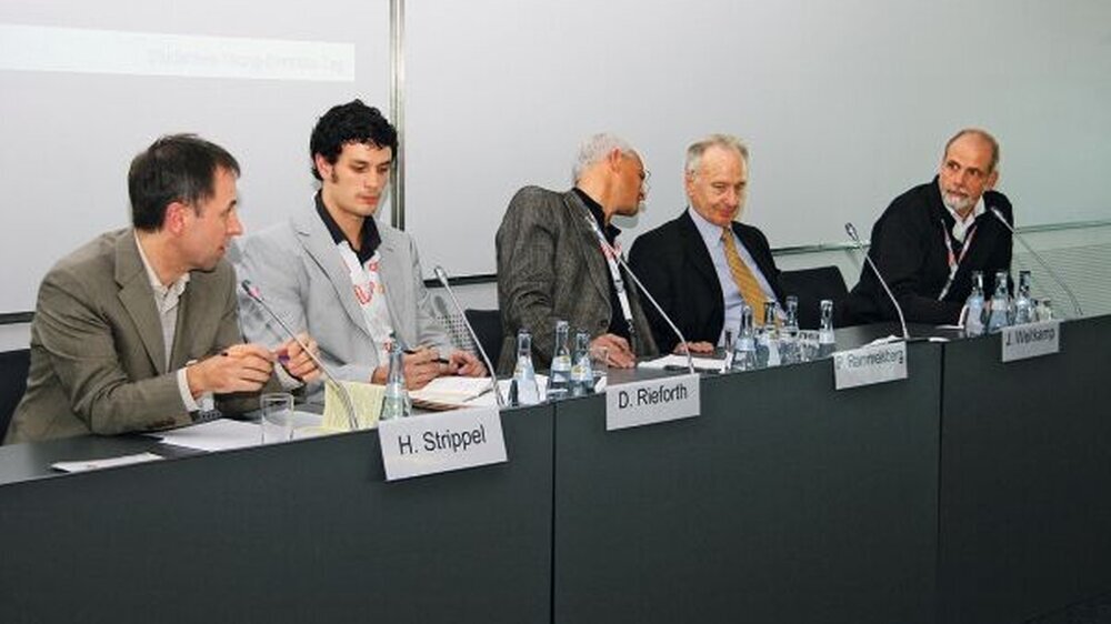 Diskutierten über die Zukunft der zahnärztlichen Ausbildung: Dr. Harald Strippel, David Rieforth, Prof. Dr. Peter Rammelsberg, Dr. Dr. Jürgen Weitkamp und Dr. Uwe Blunck (v. l.)