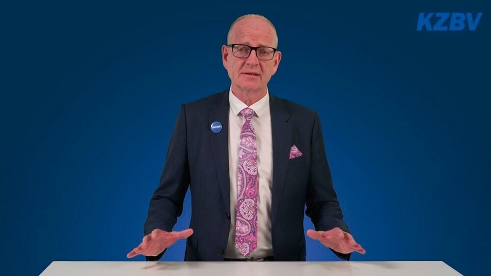 Zahnarzt Martin Hendges, Vorsitzender des Vorstands der der Kassenzahnärztlichen Bundesvereinigung (KZBV)