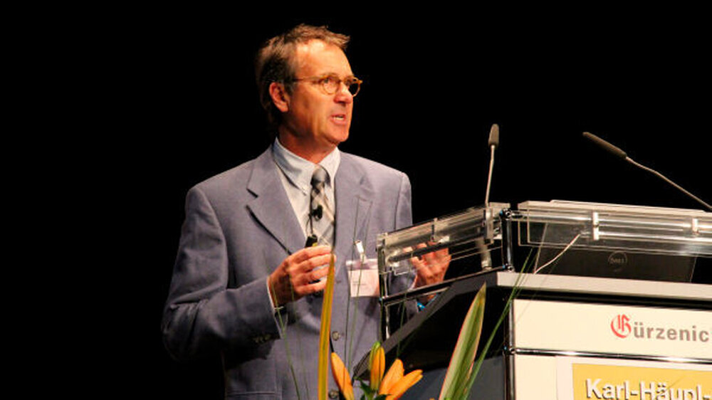 "Seien Sie effizient bei der Lagerung von Materialien!", riet Prof. Dr. Michael Behr von der Poliklinik für Zahnärztliche Prothetik des Universitätsklinikum Regensburg seinen Zuhörern. "In-vivo wie in-vitro Studien belegen, dass Restaurationen aus Met