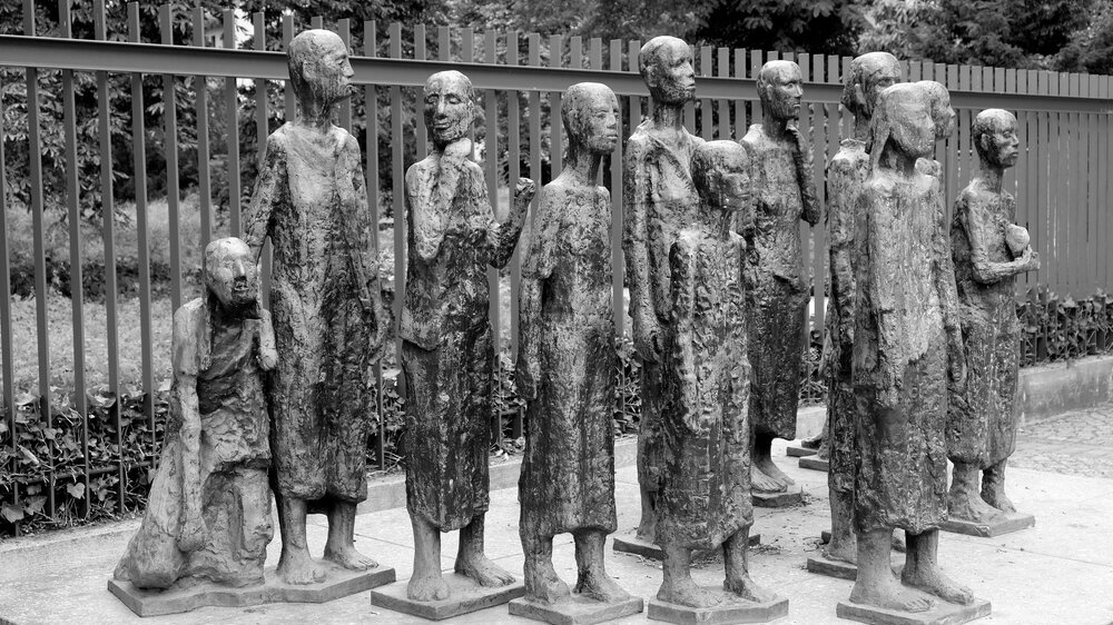 Mahnmal zum Gedenken an Holocaust, Gewaltherrschaft und die ermordeten Juden in der Sophienstraße in Berlin Mahnmal zum Gedenken an Holocaust, Gewaltherrschaft und die ermordeten Juden in der Sophienstraße in Berlin