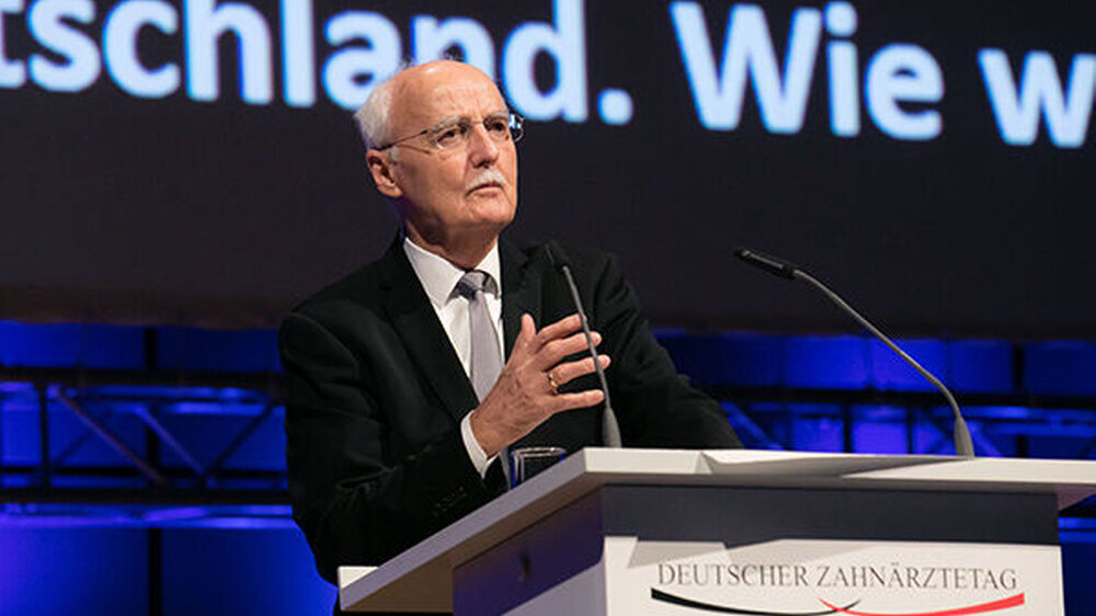 Prof. Dr. Horst Opaschowski, Leiter des Opaschowski Instituts für Zukunftsforschung, skizzierte eine Vision von Deutschland und gab Antworten auf die Frage, wie die Deutschen in Zukunft leben und arbeiten. Seine Thesen: Geld, Gesundheit und Geborgenheit