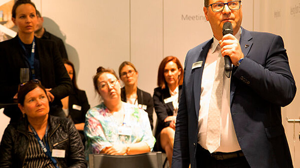 „Durch einen neuen Hybrid-Scan-Workflow kann eine analoge Abformung mit dem digitalen Scan überlagert und so perfektioniert werden“, erklärt Michael Wierz, Sales and Service Director Central Cluster.