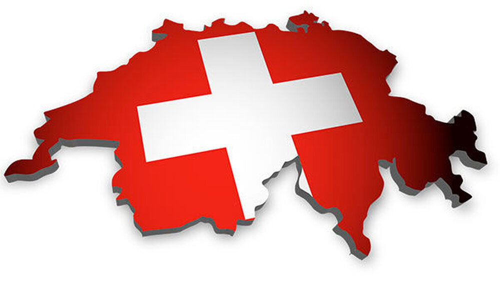 Überversorgung und mangelhafte Behandlungsqualität werden in der Schweiz in der öffentlichen Debatte überwiegend mit ausländischen Zahnärzten und Dentalketten in Verbindung gebracht.\r\n