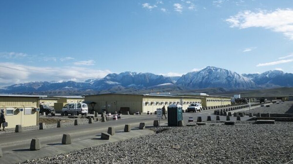 Das Feldlager in Mazar-e-Sharif ist mit Feldunterkünften aufgebaut, die gegen Beschuss und Splitter geschützt sind.