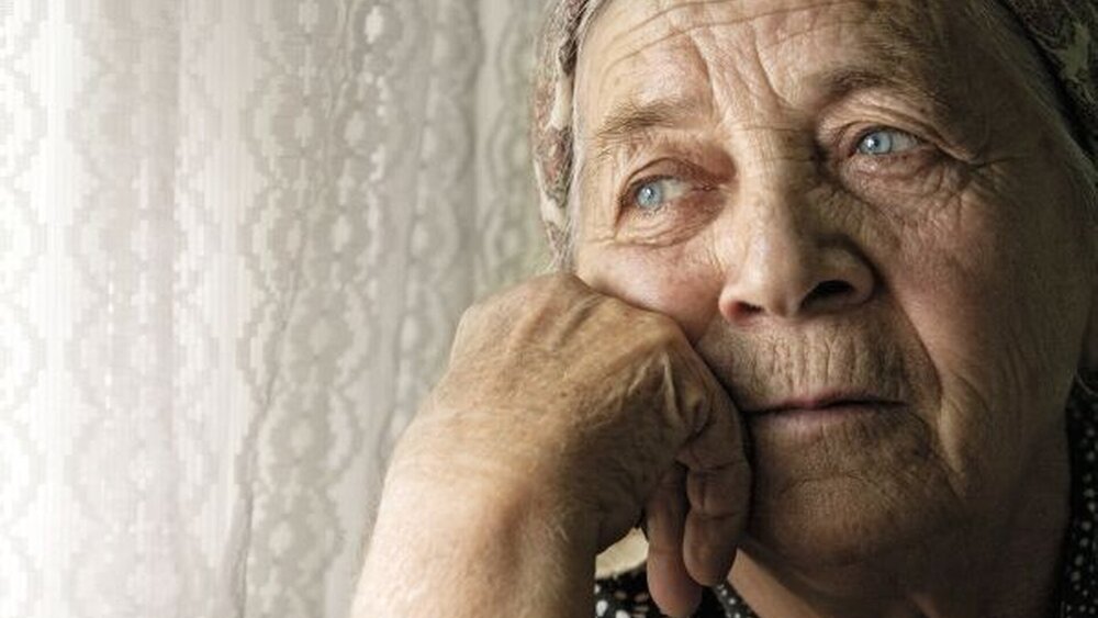 Vor allem ältere Menschen, die viel Zeit zu Hause verbringen, leiden oft unter einem Vitamin-D-Mangel. |