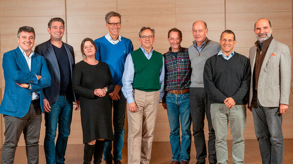 Abb. 1: Die Vorsitzenden und Ko-Vorsitzenden der EFP-Arbeitsgruppen auf dem EFP-Workshop vom November 2019 in Madrid (v.l.n.r.): David Herrera, Moritz Kebschull, Ina Kopp, Søren Jepsen, Mariano Sanz, Iain Chapple, Tord Berglundh, Anton Sculean, Maurizio