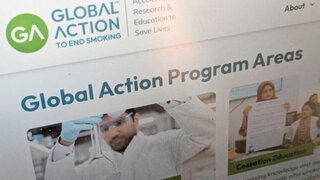 Die Stiftung „Global Action to End Smoking“ ist eine von der Industrie finanzierte Lobbygruppe zur Förderung der Interessen der Tabakindustrie.