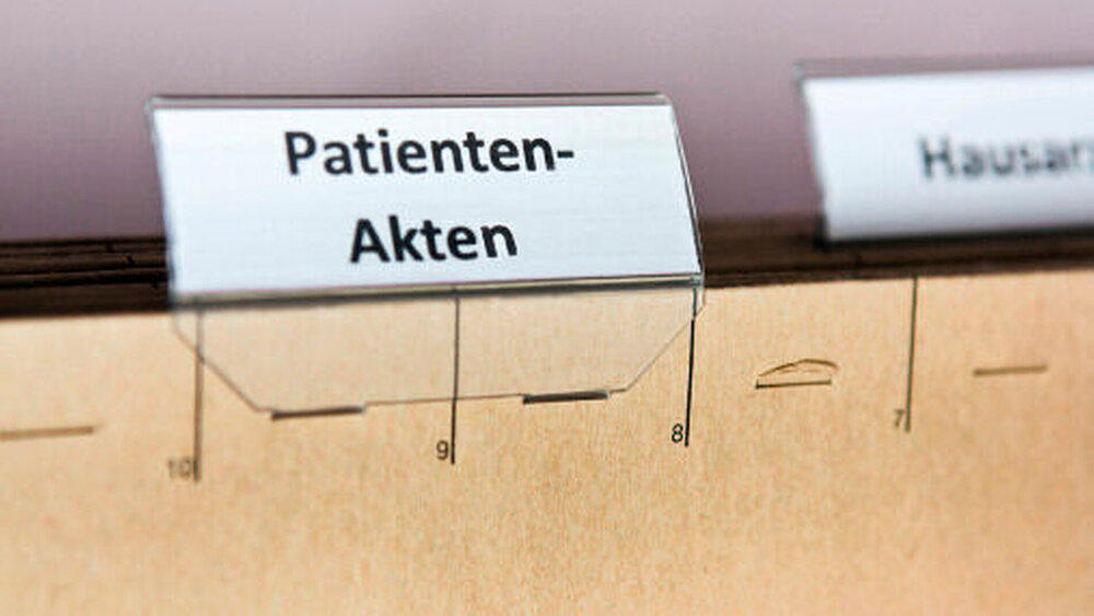 Patienten dürfen ihre Akte einsehen und Dokumente daraus in Kopie verlangen. |