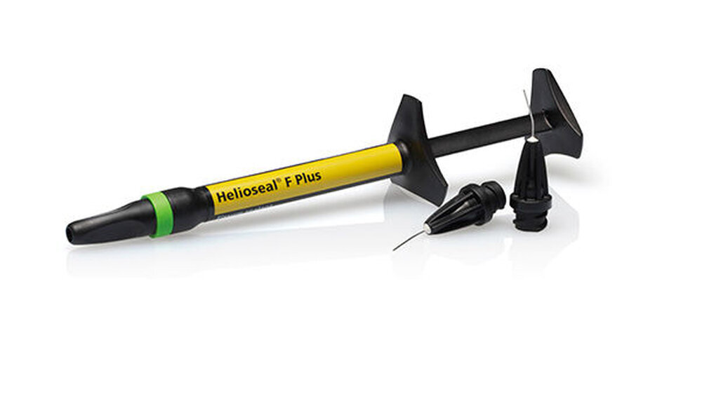 Helioseal F Plus – Der effiziente Fissurenversiegler ist in Spritzen à 1,25g oder im Cavifil à 0,1g erhältlich.