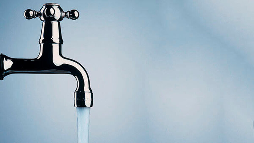 Unser Trinkwasser ist gut – oder etwa doch nicht? Immer mehr Wirkstoffe von Medikamenten gelangen durch Ausscheidung oder durch unsachgemäße Entsorgung in den Wasserkreislauf. | Unser Trinkwasser ist gut – oder etwa doch nicht? Immer mehr Wirkstoffe von Medikamenten gelangen durch Ausscheidung oder durch unsachgemäße Entsorgung in den Wasserkreislauf. |