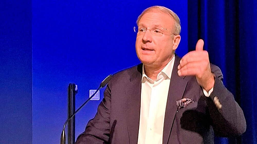 „Mit der Kooperation haben wir zwei starke Partner zusammengebracht: die etablierten Fortbildungstage der Zahnärztekammer Sachsen-Anhalt und die wissenschaftliche Kompetenz und das bundesweite Netzwerk der DGZMK und APW. Daraus ist ein Programm entstanden, das das gesamte Spektrum der Zahnmedizin abbildet und Wissenschaft und Praxis unmittelbar miteinander verbindet“, bestätigte Prof. Dr. Dr. Peter Proff, Präsident der DGZMK.