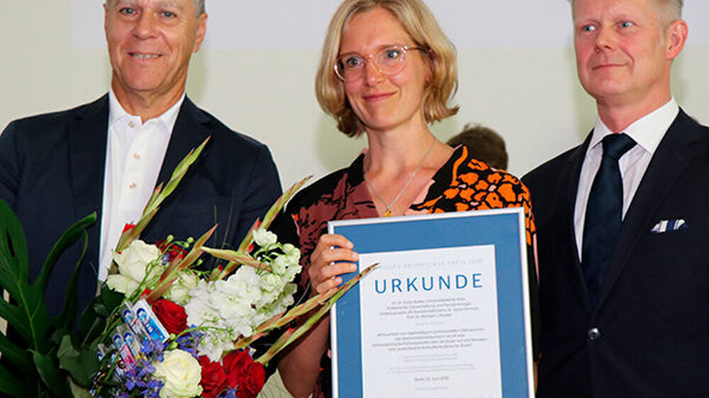 v.l.: Prof. Dr. Michael Noack, Dr. Dr. Greta Barbe (beide Köln) und Prof. Dr. Rainer Haak (Jury, Leipzig)