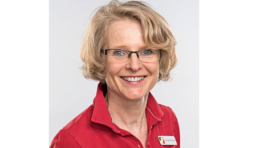 Dr. med. dent. Susanne Wagner ist niedergelassen in eigener Praxis in Wardenburg, Landkreis Oldenburg, und seit 2011 Mitglied und Aufsichtsratsvorsitzende der ZGO Oldenburg.