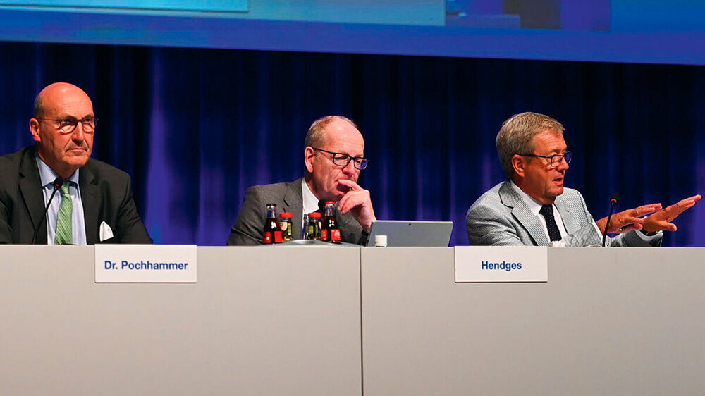 Der KZBV-Vorstand in Dresden: der Vorsitzende Dr. Wolfgang Eßer und die beiden Stellvertreter Martin Hendges und Dr. Karl-Georg Pochhammer (v.r.)