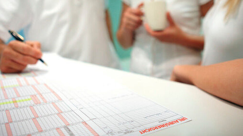 Vorfahrt für die Transparenz: Ein Urlaubsplaner als Wandkalender sorgt für Übersichtlichkeit. |