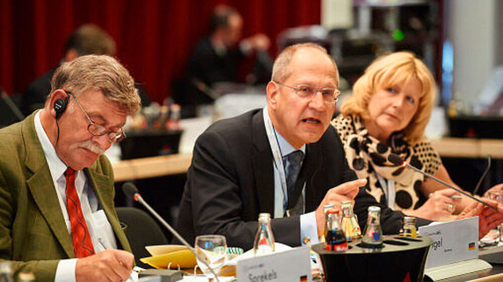 Vertreter der deutschen Delegation: Prof. Dr. Wolfgang Sprekels, Dr. Peter Engel und Mary Hommel-van-Driel (alle BZÄK, v.l.) ...